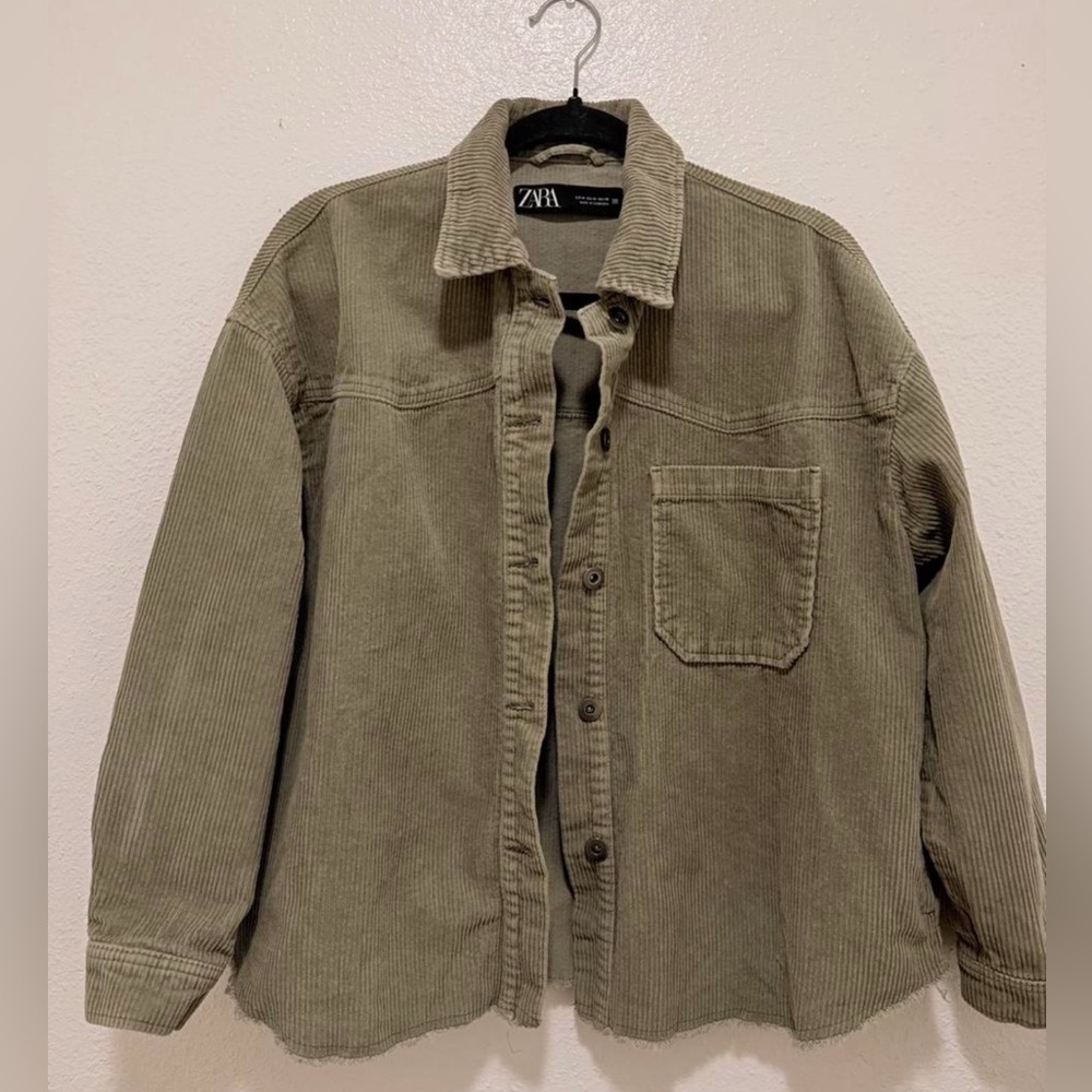 Super cute Zara olive fringe shacket EUC corduroy